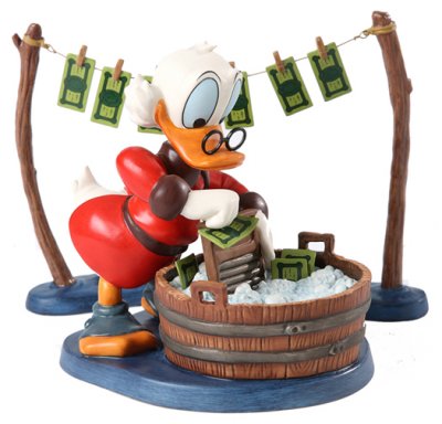 'Laundry Day' - Scrooge McDuck figurine (WDCC)