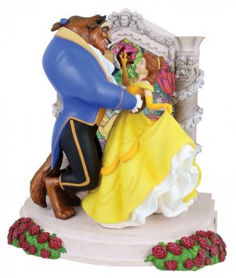 PRE-ORDER: Belle and Beast light-up figurine (Disney Showcase)