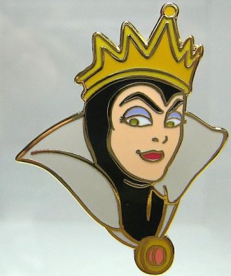 Evil Queen pin (Disney Villains Card Series)