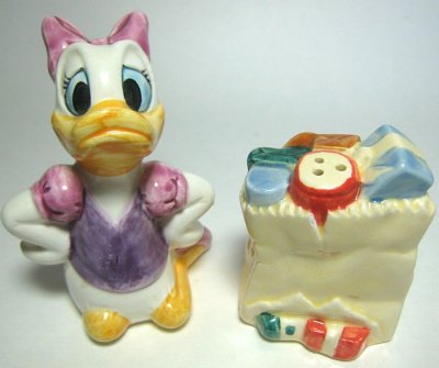 Daisy Duck and groceries salt and pepper shaker set