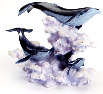 'Soaring In The Clouds' - Whales figurine (Walt Disney Classics Collection - WDCC)