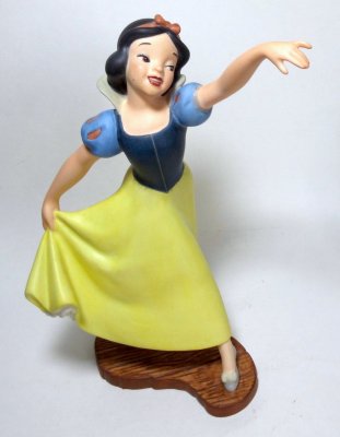 'The fairest one of all' - Snow White figurine (WDCC) (no box, no certificate)