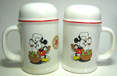 Chef Mickey Mouse salt and pepper shakers set (with handles)