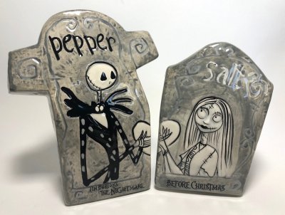 Jack Skellington and Sally tombstone salt and pepper shaker set (2008) (DAMAGED)
