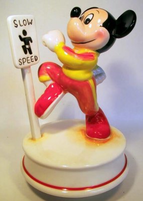 Mickey jogging music box