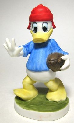 Donald Duck playing American football / gridiron Disney figure