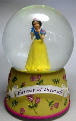 Snow White musical snowglobe (Enesco)